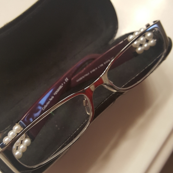 Chanel Pearl Reading Eyeglasses - Picture 4 of 4